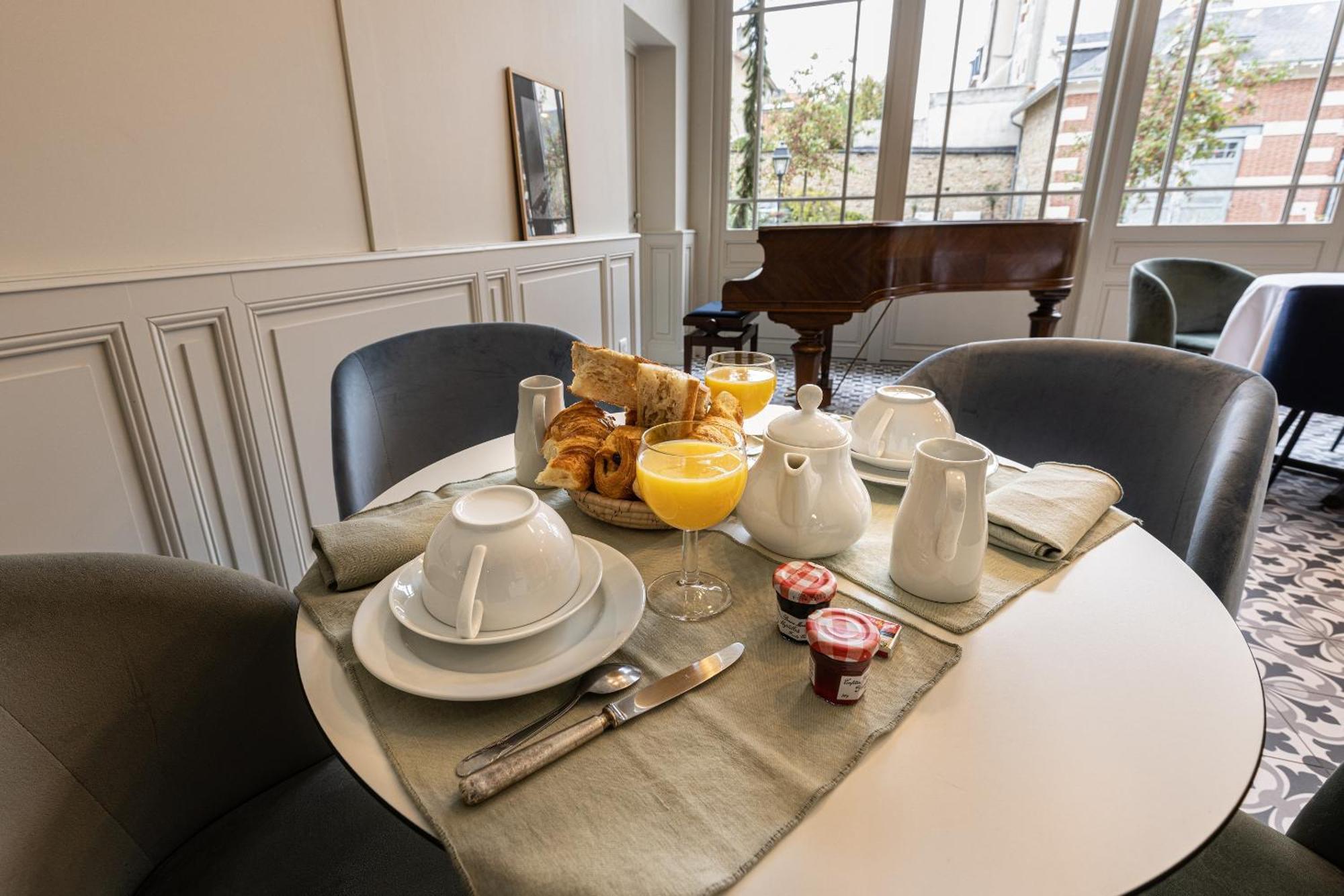 La Maison Blanche - Apparthotels De Charme Chic & Cosy A 350M Du Coeur De Ville De Limoges - Acces Autonome Ngoại thất bức ảnh
