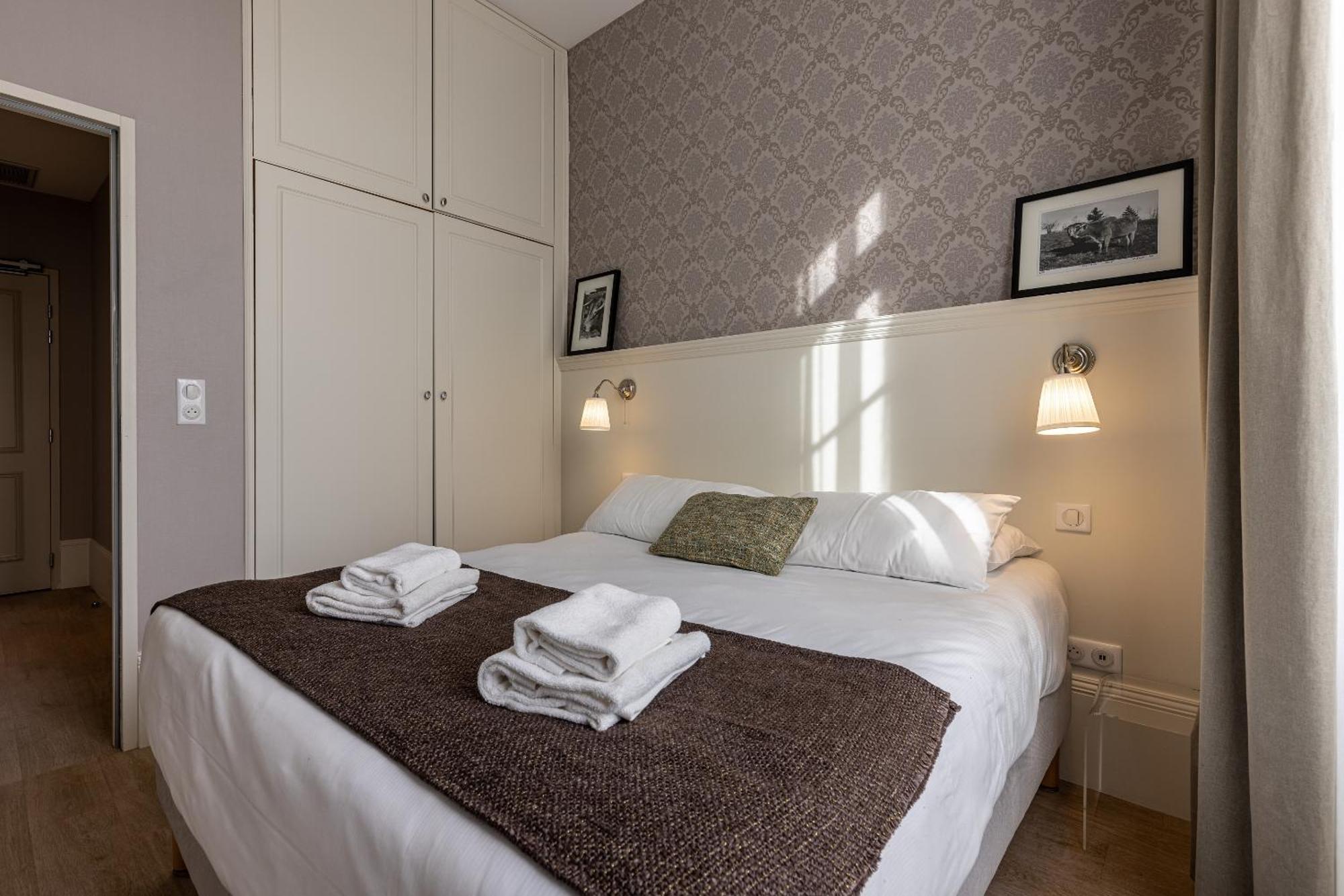 La Maison Blanche - Apparthotels De Charme Chic & Cosy A 350M Du Coeur De Ville De Limoges - Acces Autonome Phòng bức ảnh