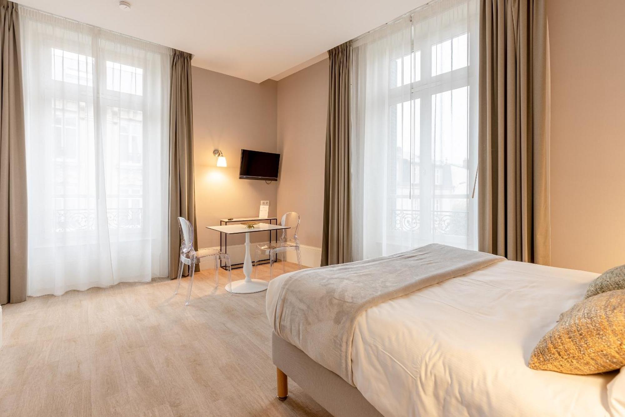 La Maison Blanche - Apparthotels De Charme Chic & Cosy A 350M Du Coeur De Ville De Limoges - Acces Autonome Phòng bức ảnh