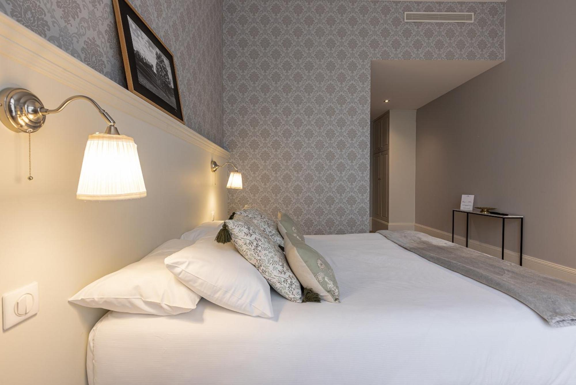 La Maison Blanche - Apparthotels De Charme Chic & Cosy A 350M Du Coeur De Ville De Limoges - Acces Autonome Ngoại thất bức ảnh