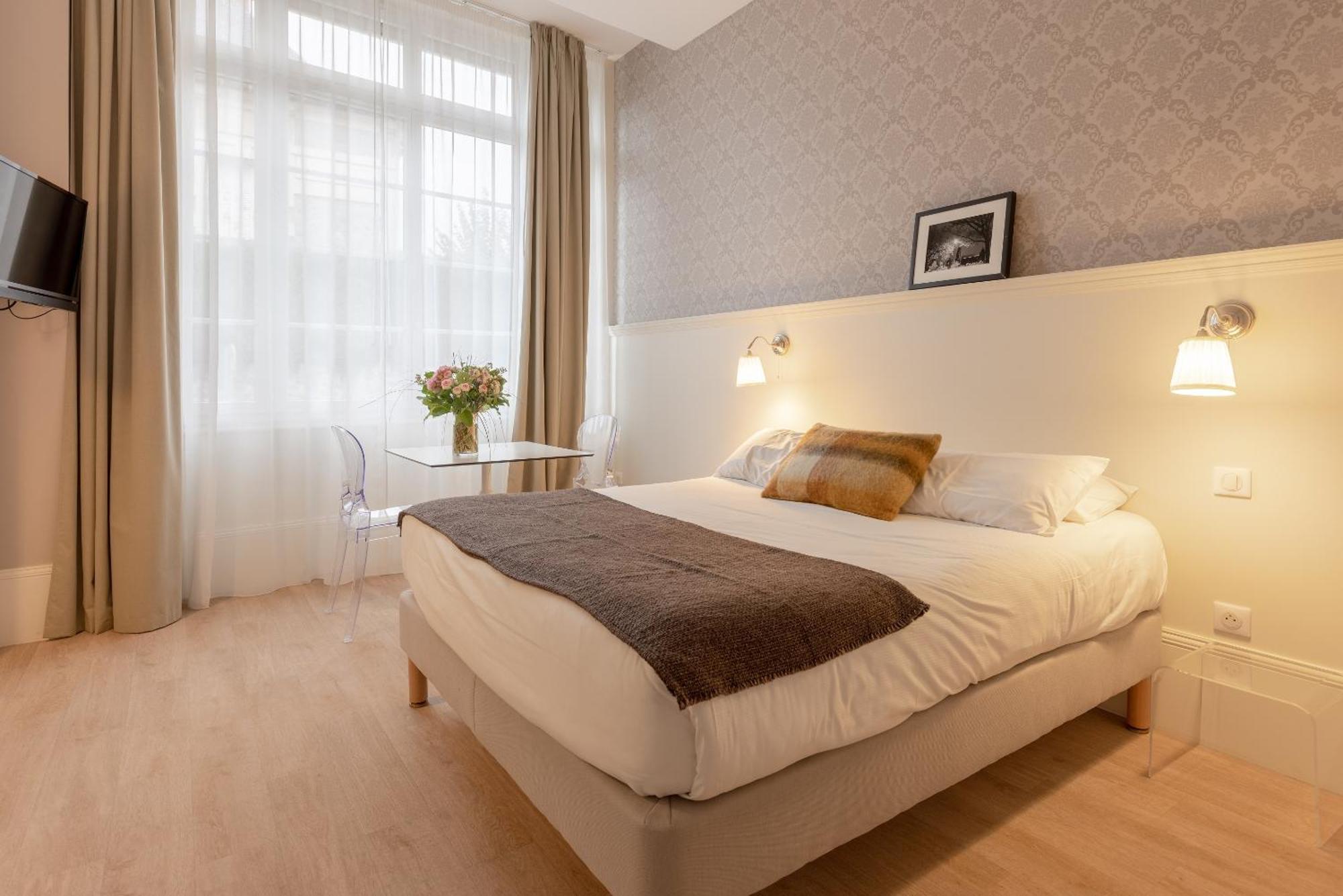 La Maison Blanche - Apparthotels De Charme Chic & Cosy A 350M Du Coeur De Ville De Limoges - Acces Autonome Phòng bức ảnh